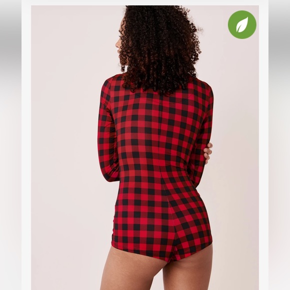 La Vie En Rose Long Sleeve Buffalo Plaid Red/Black Romper/Onesie - Picture 4 of 5